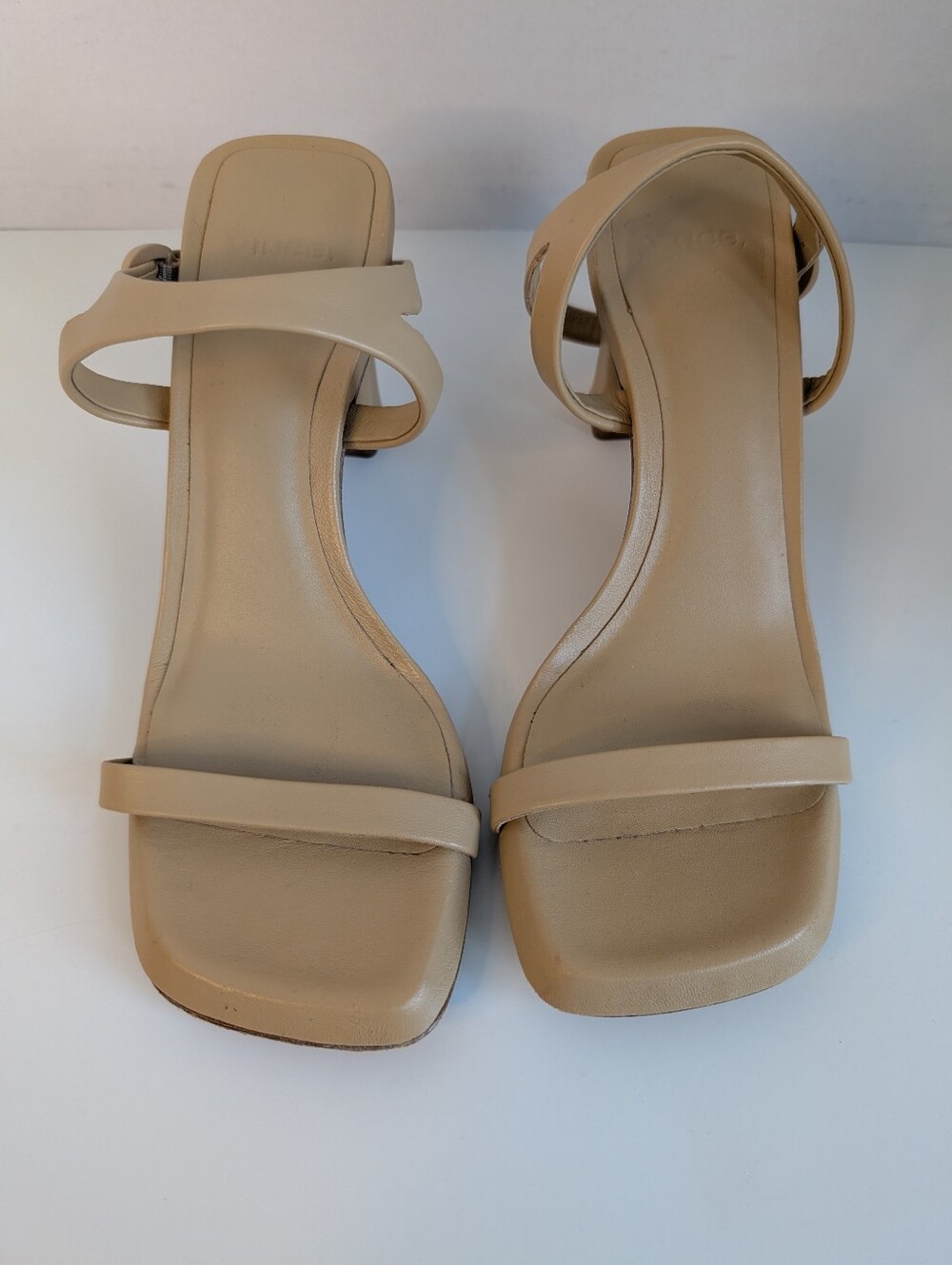 VINCE - Luella Beige Ankle-Strap Block Heel Sandals - Used - 37